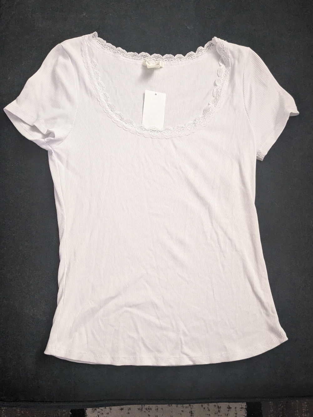 NWOT! Bozzolo White Baby Ribbed Tee w/ Lace Trim Size L